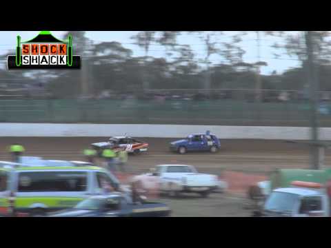 Junior Sedans - Heat 4 - Eddie Hughes Memorial - Maryborough Speedway - 11.10.14