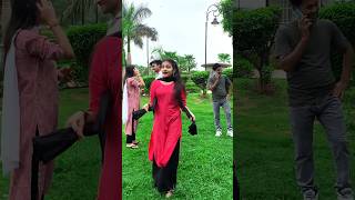 Download lagu Main Toh Raste Se Ja Raha Tha | Coolie No. 1 | Govinda & Karisma Kapoor | 90's Blockbuster Song mp3 Download lagu Main Toh Raste Se Ja Raha Tha | Coolie No. 1 | Govinda & Karisma Kapoor | 90's Blockbuster Song mp3