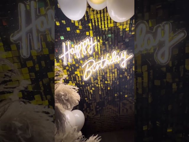 Vídeo relacionado con ANOMM Pancarta Feliz Cumpleaños, Negro y Dorado Happy Birthday Decoracion, Telón de Fondo para Fiestas, Decoration de Mesa para Jardín al Aire Libre para Hombre y Mujer (180x110cm)