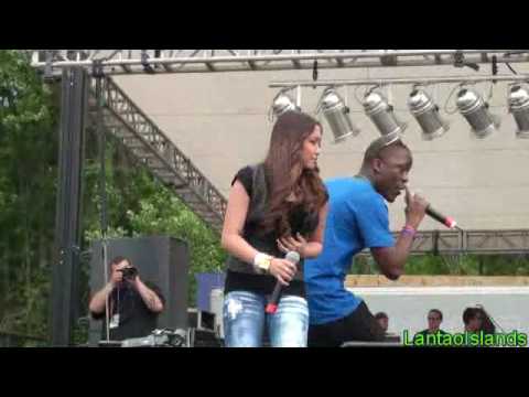 Charice - KFEST 2010 New York (Pyramid feat. Iyaz)