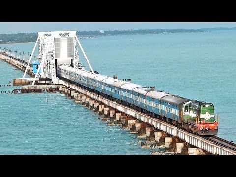 India's MOST DANGEROUS Rail BRIDGE PAMBAN Rameswaram. #pambanbridge  #rameshwaram #rameswaram  #loco