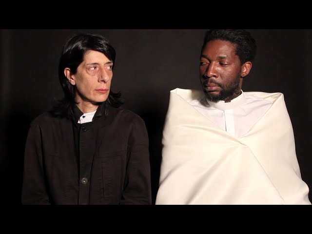 Vídeo relacionado con Sólo con tu amor no es suficiente: 88 (Teatro)