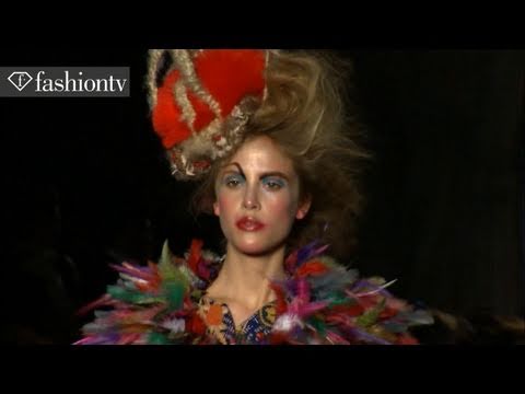 Vivienne Westwood Red Label Show Fall 2011 London Fashion Week | FashionTV - FTV.com