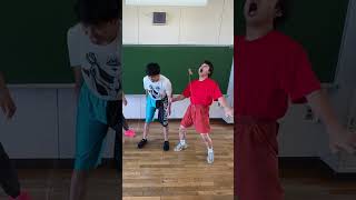 ぶらぶらソーセージを1番早く食べれるのは誰だ！？ #fischers #shorts