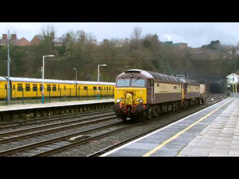 Bangor 17.2.2016 - Northern Belle 57305 & 57312 on Valley flasks - DRS Class 57