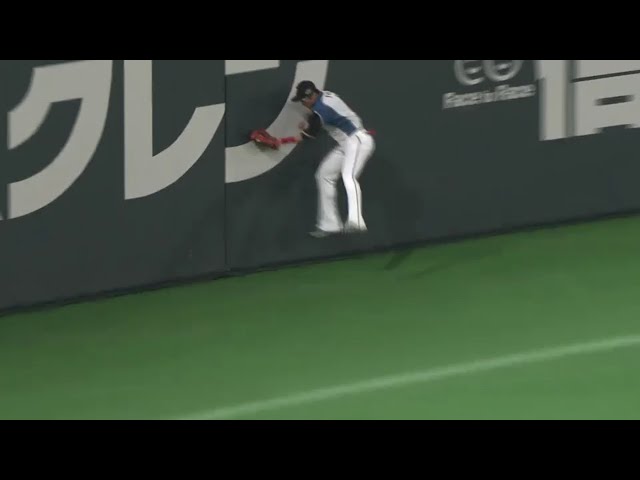 【6回表】つかんだボールは離さない!! ファイターズ・陽 フェンス激突も好捕!! 2016/8/16 F-Bs