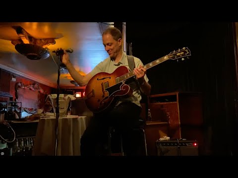 Solo Jazz Guitar - Andy Brown plays All The Things You Are and Solitude at the Green Mill 9/01/22