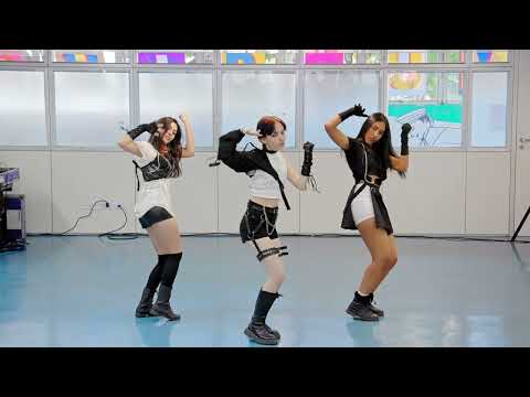 #PenhaGeek K-Cover Hotter Than Hell - Intro + Cry For Me (Twice)