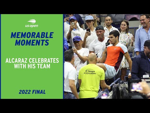 Carlos Alcaraz Climbs into his Box | 2022 US Open