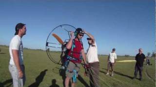 preview picture of video 'Airlider El vuelo de Martin en paramotor'