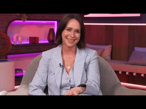 Watch Jennifer Love Hewitt Reflect on 'Having the Time of Her Life' Acting | rETrospective