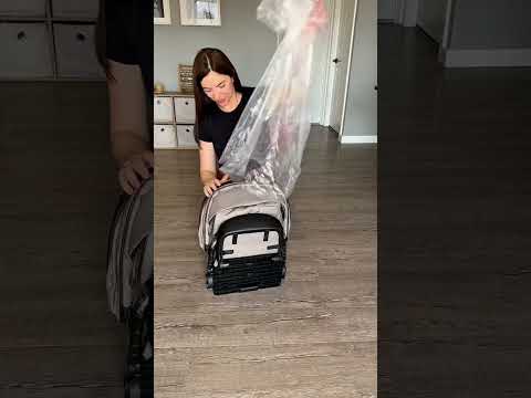 Watch Kayla Unbox Bambini's latest Single-to-Double Pram, the LISBON!