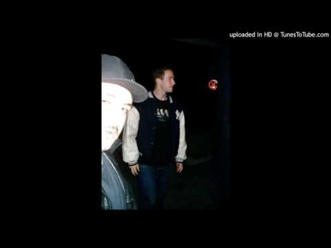 OSUN BABA - Close your eyes feat. Garlent Green