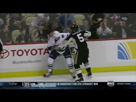 Tom Sestito vs Deryk Engelland Oct 19, 2013