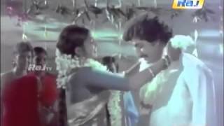 Download lagu Tamil Movie Song - Ilamai Kolam - Sridevi En Vaazhvil Arul Seiya Vaa mp3
