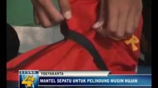 preview picture of video 'Liputan Produk Sepatu Hujan Cosh R di Lensa 44 AdiTV Yogyakarta'