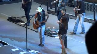 Kenny Chesney, Kacy Musgraves, and Eli Young pay tribute to George Jones Live in Peoria HQ