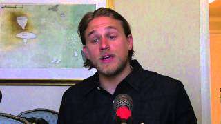 Charlie Hunnam Puts On Spanish Accent to Imitate Guillermo del Toro