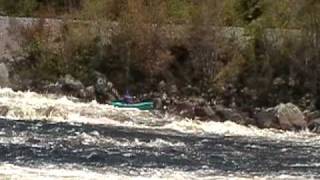 preview picture of video 'Canoeing the Batiscan river rapids'