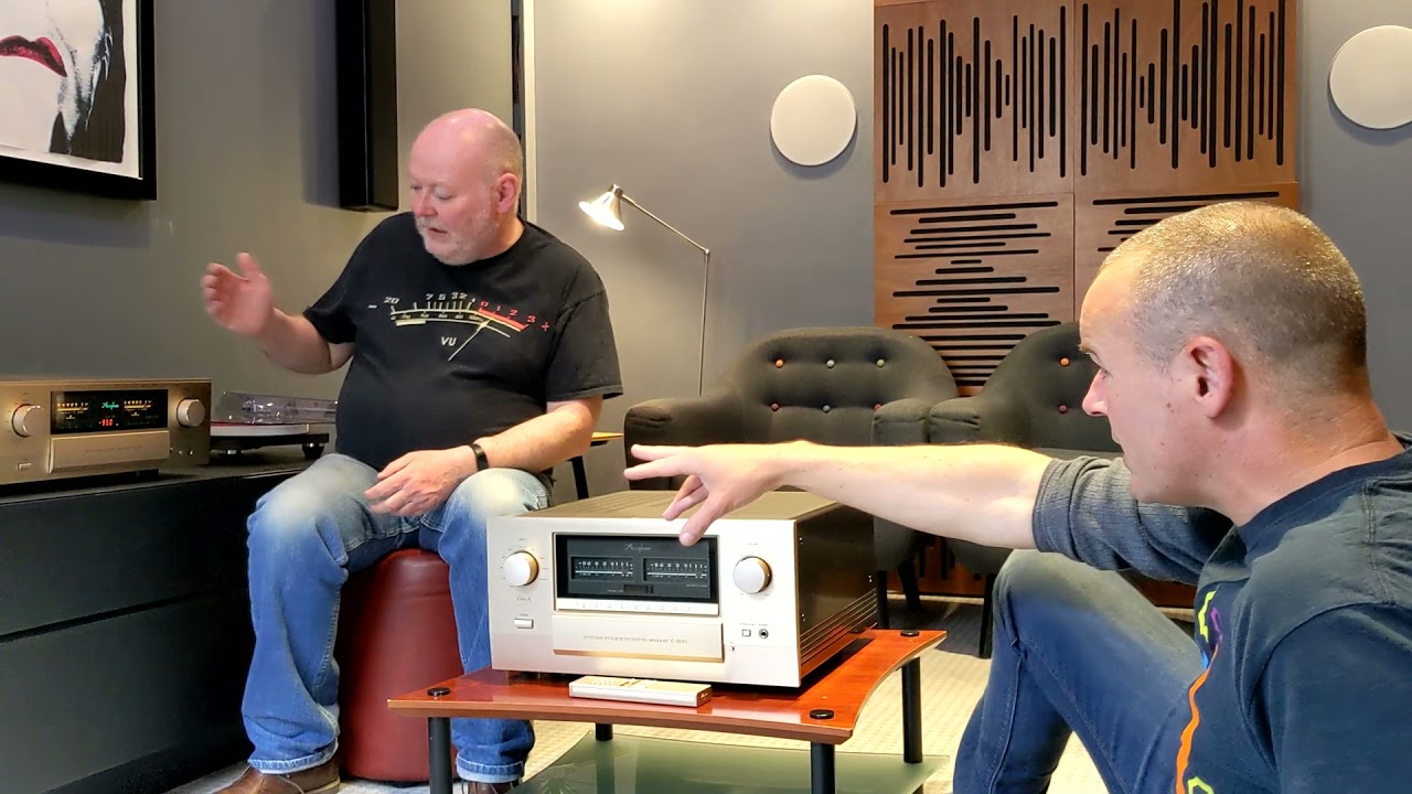 Welcome to Accuphase Laboratories, Inc. our demo E-800 integrated amplifier unboxing