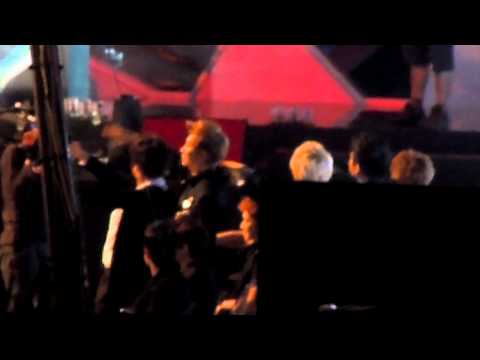 111129 MAMA Super Junior fanboying part 1