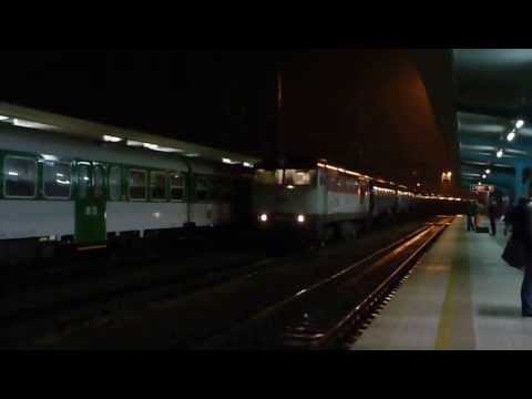 Rozjezd zamračené 749 181-4 z nočních Pardubic