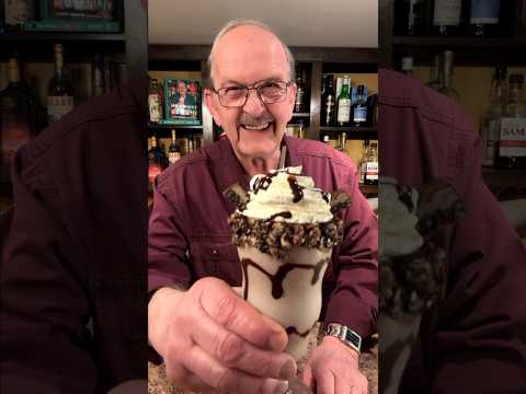 Extreme Cookies and Cream Milkshake, Happy Milkshake Monday!