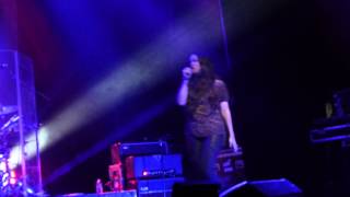 Alanis Morissette duo avec Souleye Olympia novembre 2012