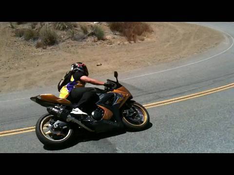 Motorcycle Crash - Suzuki GSXR Lowsides on Mulholland Hwy