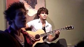 Covergirl - Push Play, live concert in Seattle