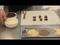 Marcipan konfekt med chokoladeovertræk og pynt