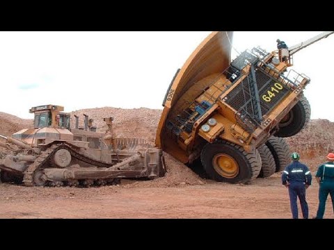 Extreme Dangerous Idiots Bulldozer Heavy Equipment Operator Skill, Fastest Working Bulldozer Driving