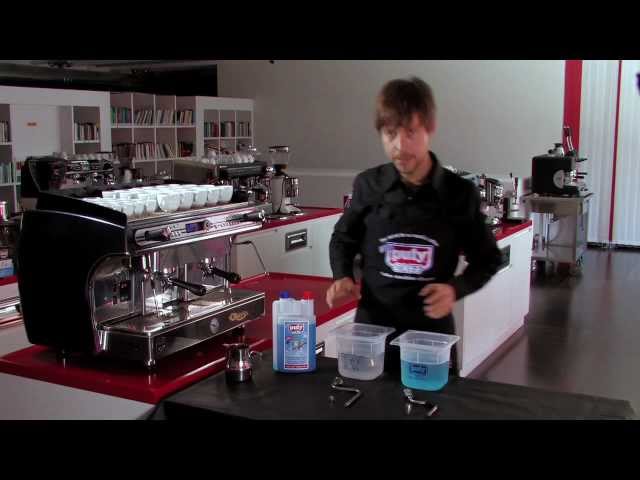 سائل تنظيف تبخير الحليب