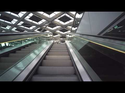 Netherlands, Den Haag Centraal Station, 4X escalator