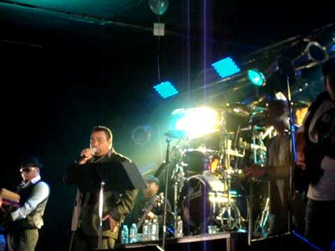 Jay Perez / Aaron Holler / The Band - Live - Hombres y Mujeres