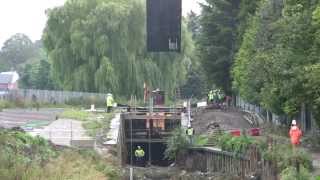 preview picture of video 'Dudbridge Locks - gates installed in Foundry Lock 3rd October 2013 (Stroudwater Navigation)'