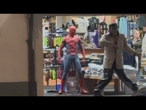 Elvis & Spider Man Statues on Boulevard in Hollywood 2/9 #hollywoodboulevard #elvis #spiderman