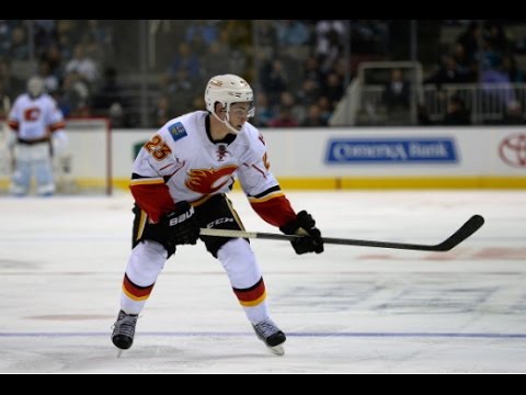 Sean Monahan's First NHL Goal - Oct 4th 2013 (HD)