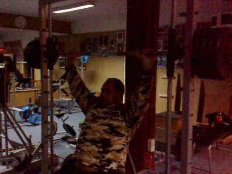 Training 11.Februar 2010 - Military press (Multipress)