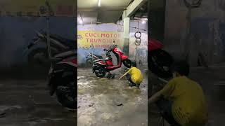 Download lagu Cuci motor yang bisa malam hari ada disini 😌 mp3