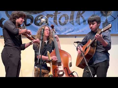 Miles Quale with Teo Quale and Jason Howard, SuperFolk Festival 2022