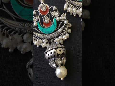 Delicate chain pendant