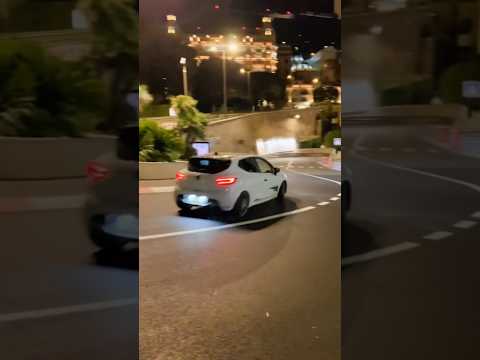 Une jeune clio RS