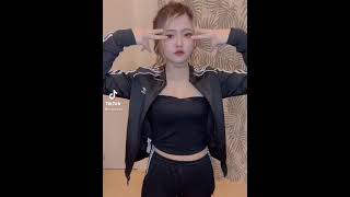 [tiktok]ルナルナダンス❤️最後の腰振りはエロい❤️