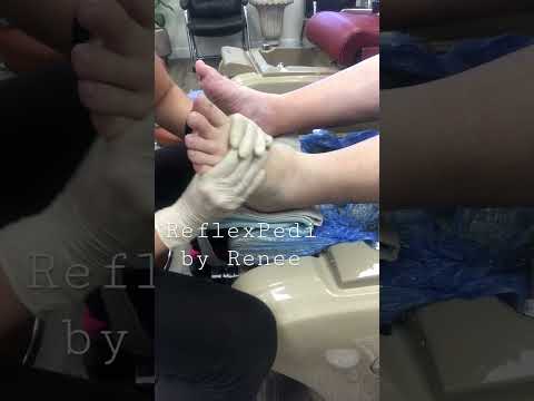 Que maravilha receber massagem reflexológica nos pés com minha pedicure