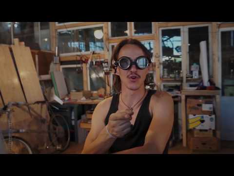 Mit einem pedalbetriebenen Amphibienfahrzeug durch Alaska: Der (erste) Projekt-Trailer für #2imEis