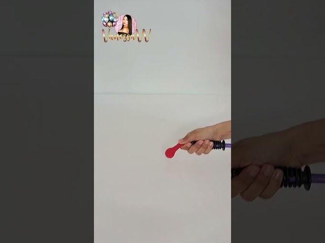 Vídeo relacionado con Mr Mrs - Juego de 2 tazas de café de cerámica con cucharas para café, té, agua, regalo para San Valentín, aniversario de boda, fiesta de compromiso, Navidad