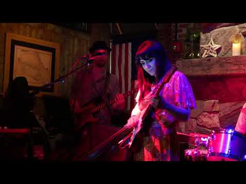 Sonya Rae Taylor, Reese Wynans, Paulie Cerra - Further On Up The Road