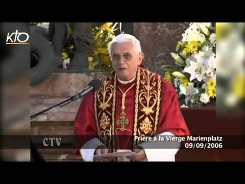 Prière à la Vierge sur la Marienplatz de Munich