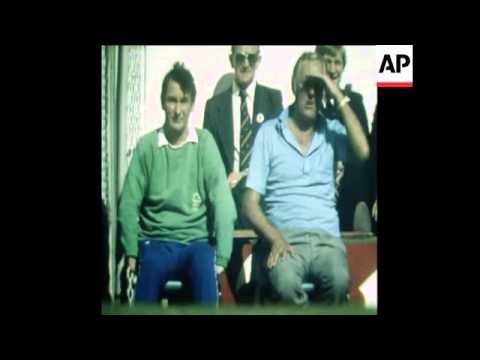 SYND 4 9 77H'LIGHTS OF ARSENAL V NOTTS FOREST SOCCER